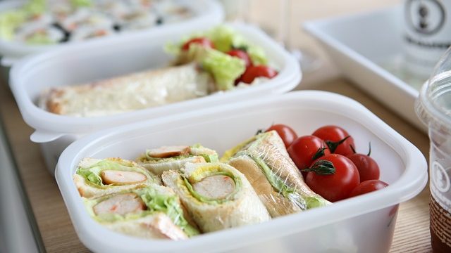 プラスチックのお弁当箱